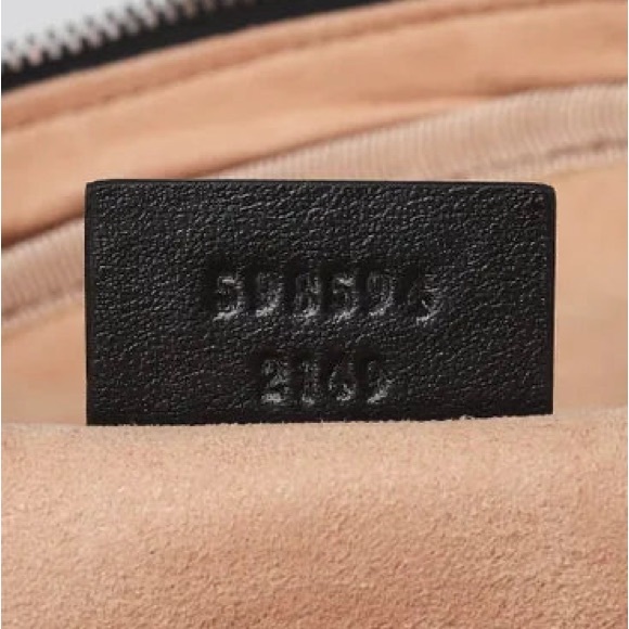 Gucci
Black Quilted Leather Marmont Mini Round Backpack Bag - Picture 3 of 10